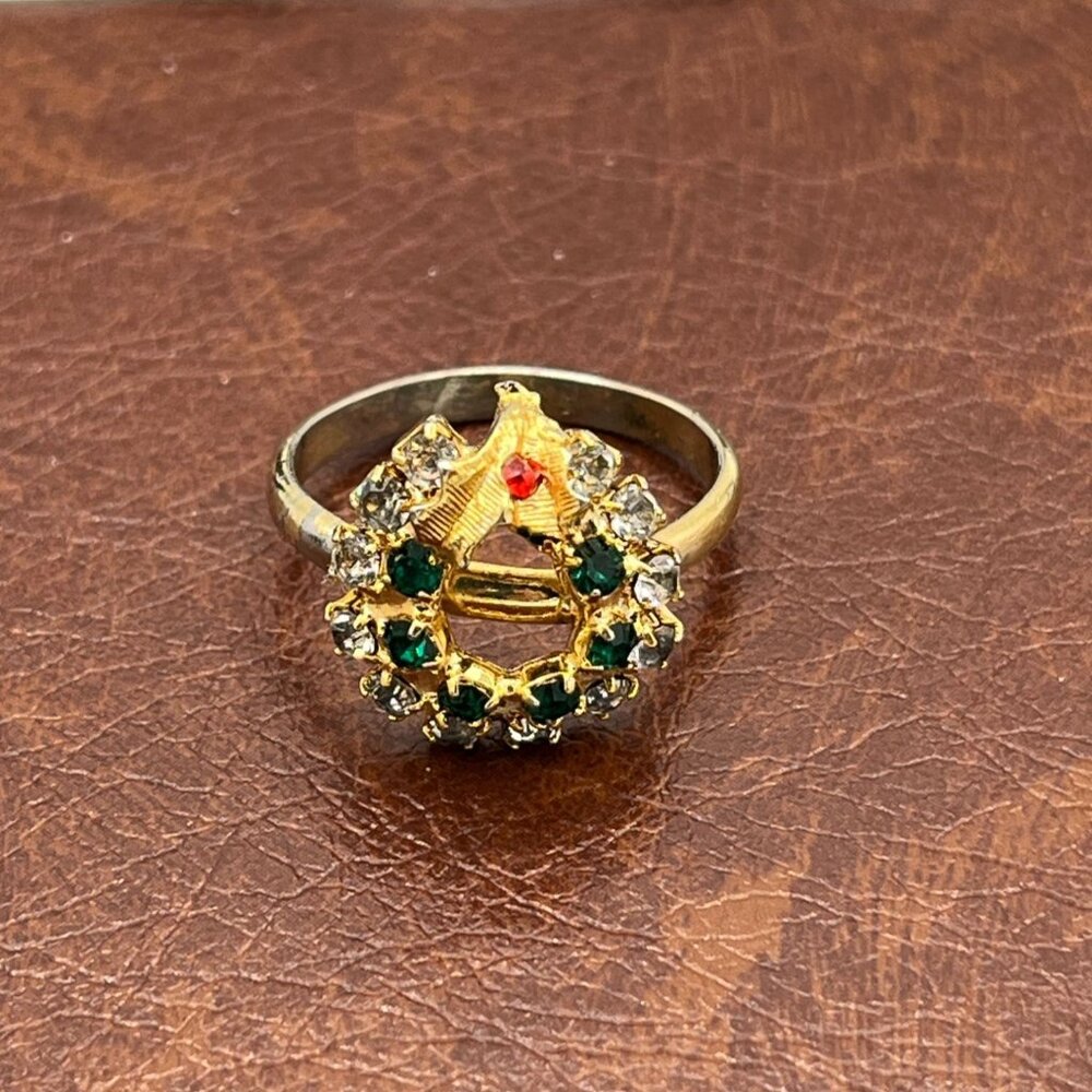 Vintage Gold Tone Christmas Wreath Ring Green Clear Rhinestones Adjustable Fit - Picture 4 of 8
